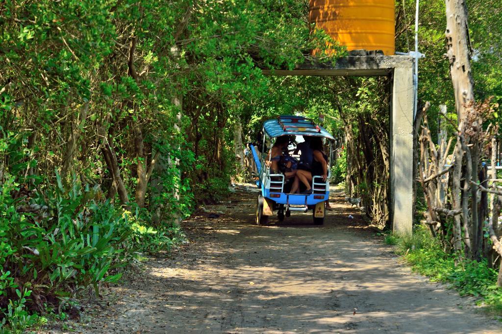 Hotel Gazebo Meno Gili Meno Exteriér fotografie